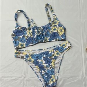 NWOT - SHEIN - Floral Bikini Set in Blue and Yellow - XS